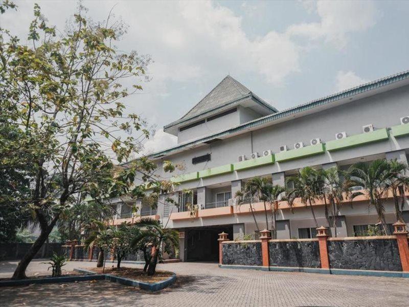 Reddoorz Plus Near Pelabuhan Merak Cilegon Exteriör bild