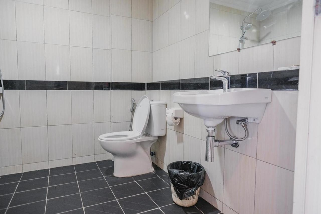 Reddoorz Plus Near Pelabuhan Merak Cilegon Exteriör bild
