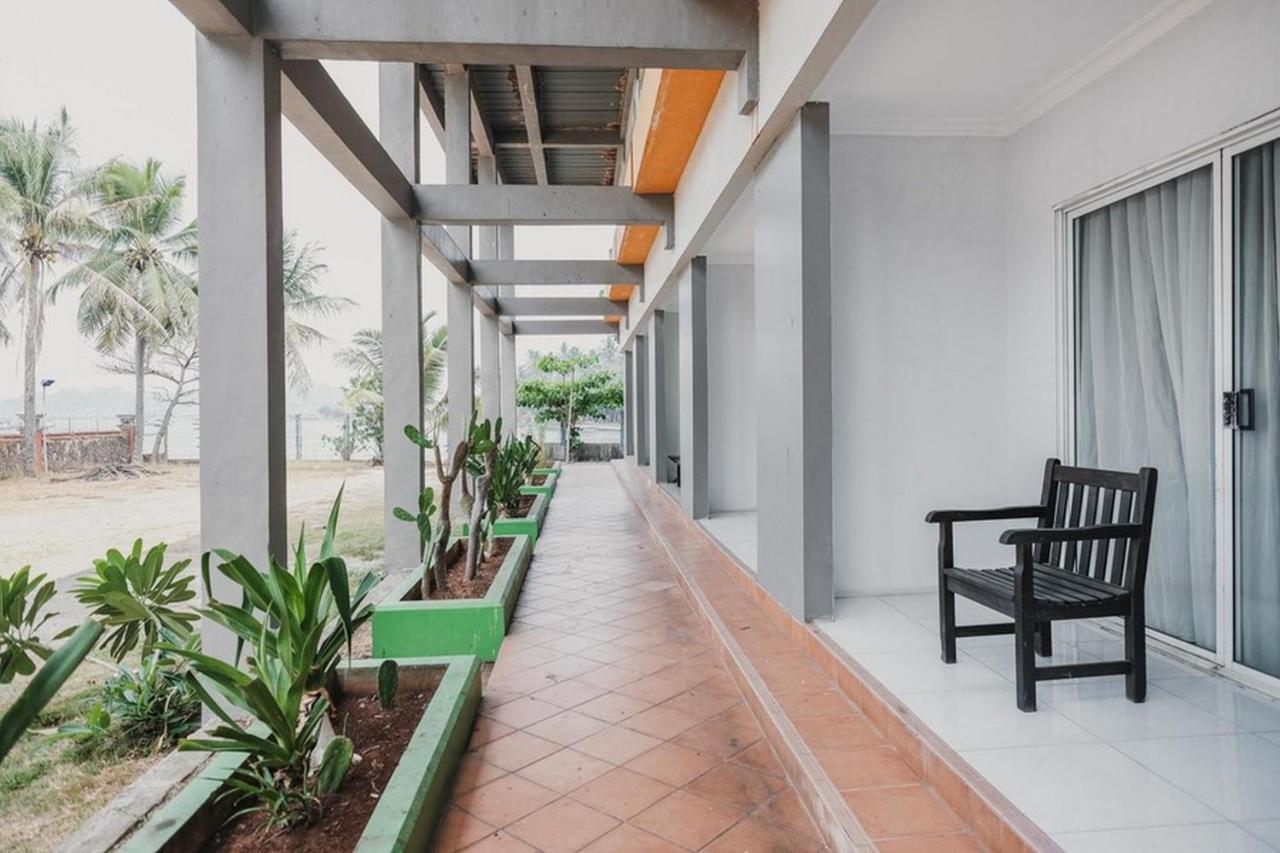 Reddoorz Plus Near Pelabuhan Merak Cilegon Exteriör bild